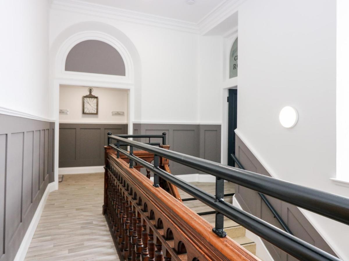 The Court At The Institute Executive Apartment